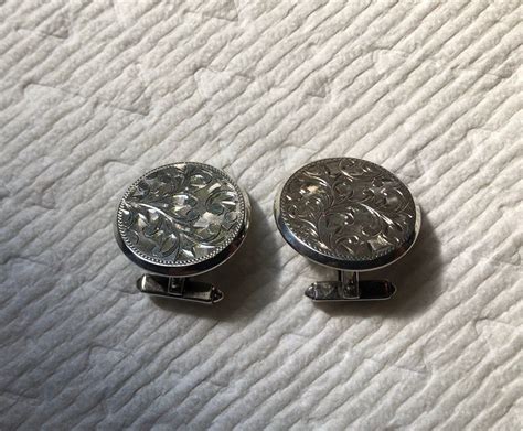 vintage cufflinks identification.